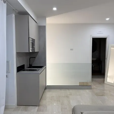 Hv Tribunalium דירה *